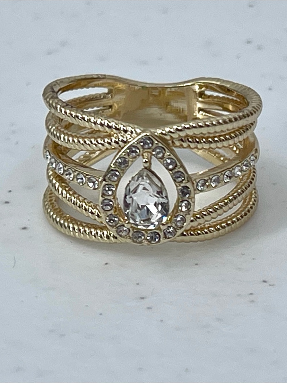 Fashion gold tone diamond stones tear drop track ring